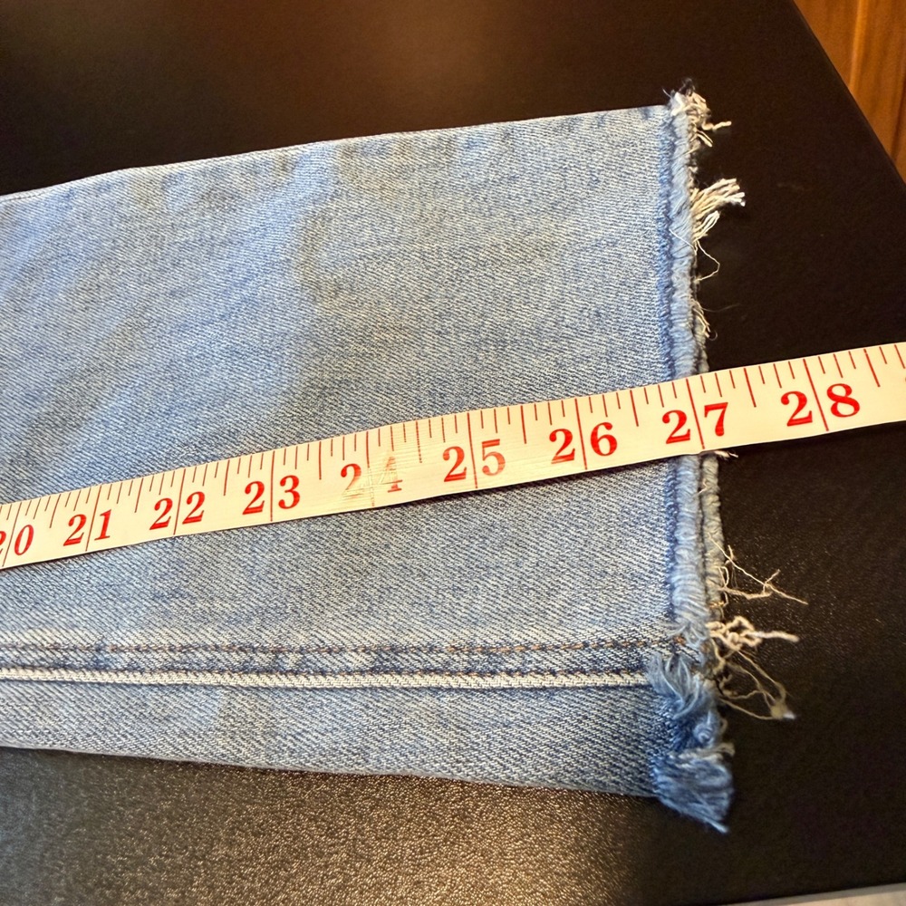 NEW VERVET Size 29 Melissa Mid-Rise Straight Leg Jeans Light Wash Raw Hem - Picture 9 of 10